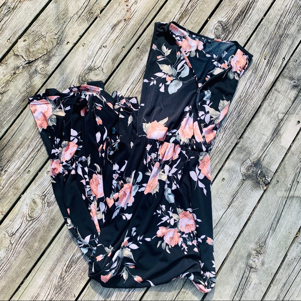 Beautiful Floral Maxi Dress!